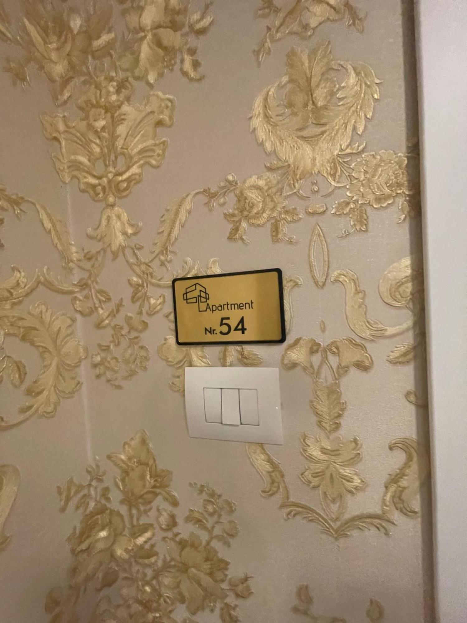 Deoni Apartment Luxury Tirana Eksteriør billede