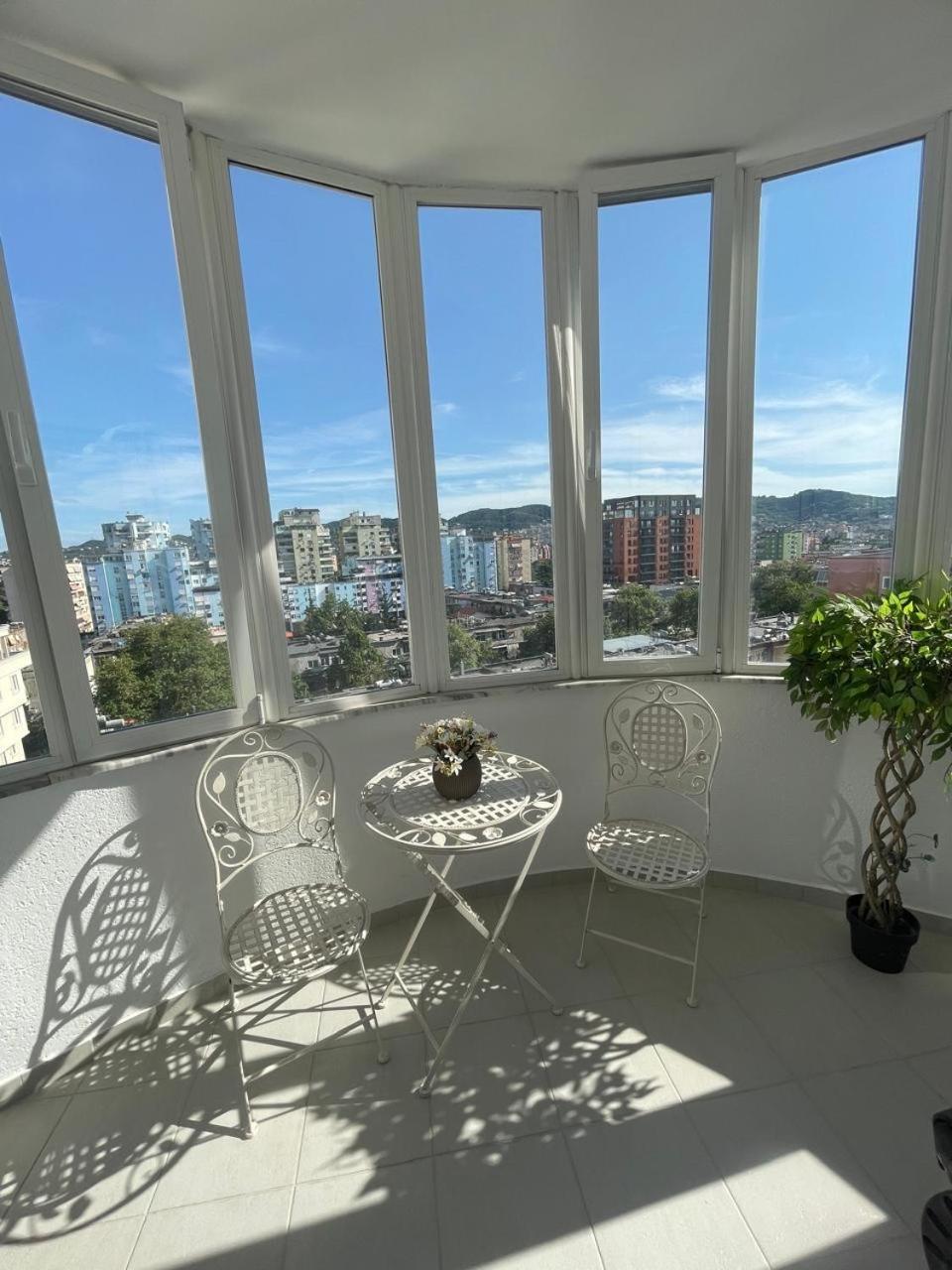 Deoni Apartment Luxury Tirana Eksteriør billede