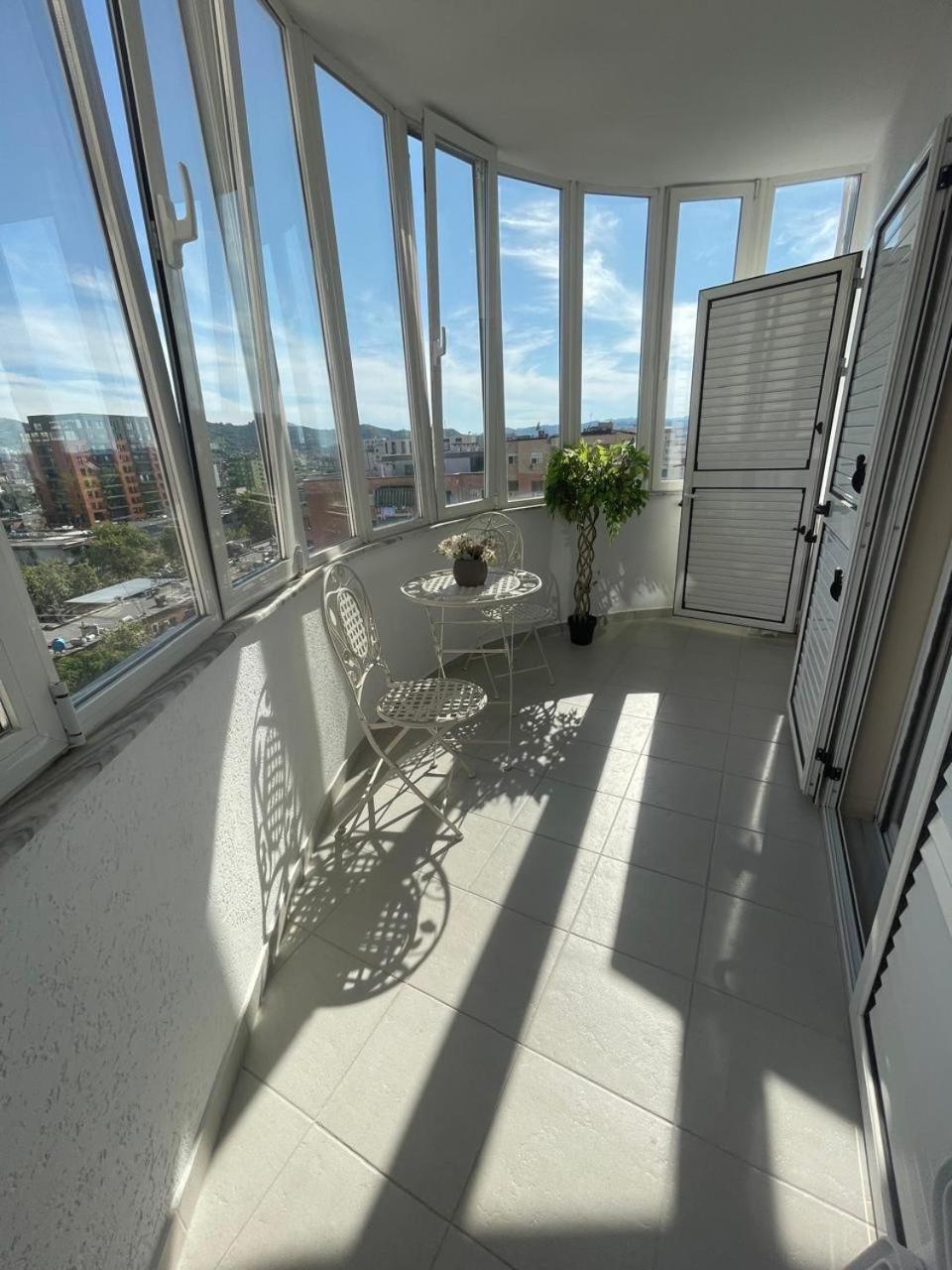Deoni Apartment Luxury Tirana Eksteriør billede