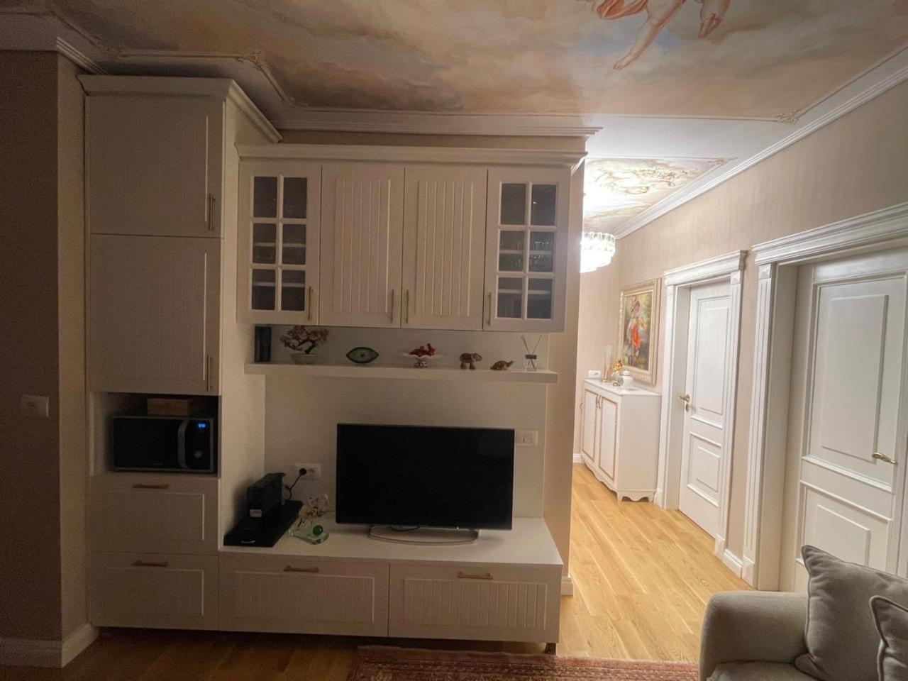 Deoni Apartment Luxury Tirana Eksteriør billede