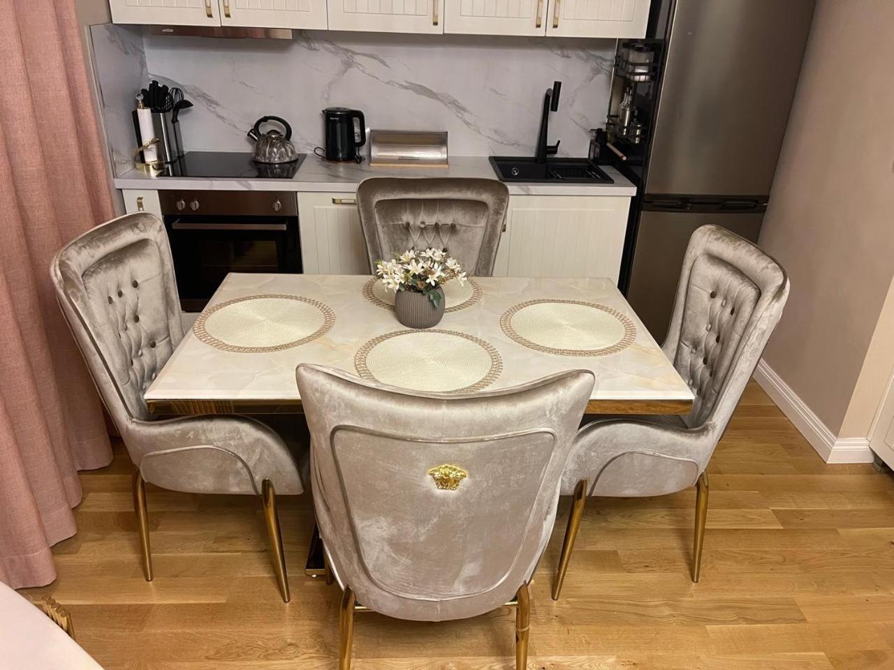 Deoni Apartment Luxury Tirana Eksteriør billede