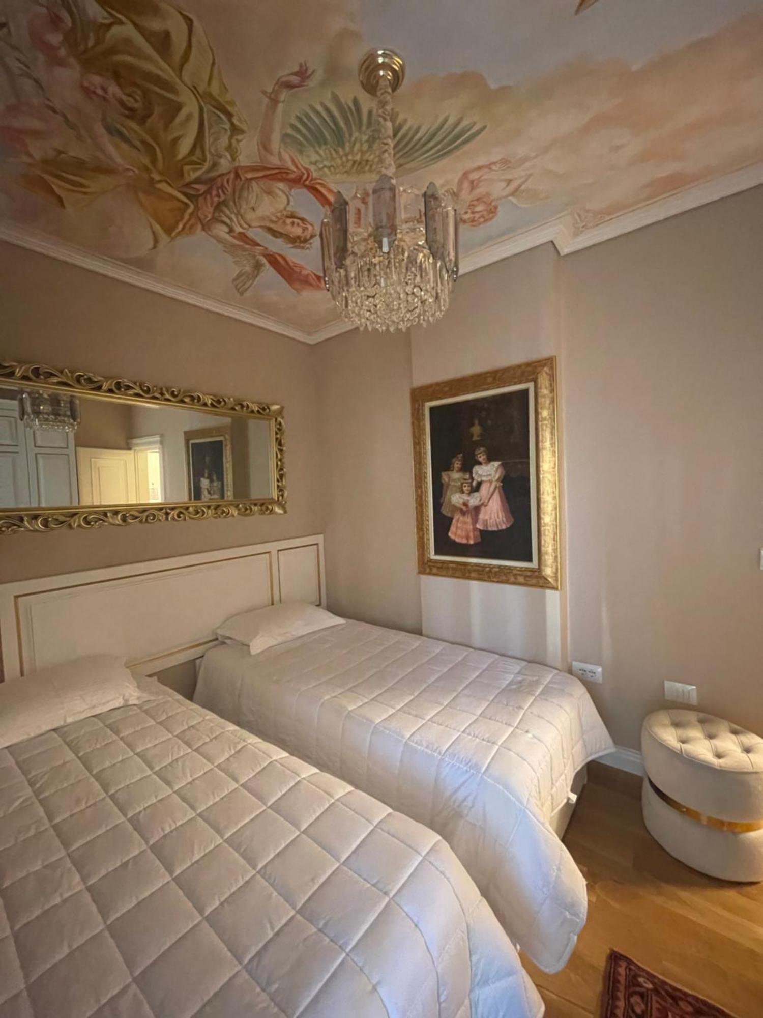 Deoni Apartment Luxury Tirana Eksteriør billede