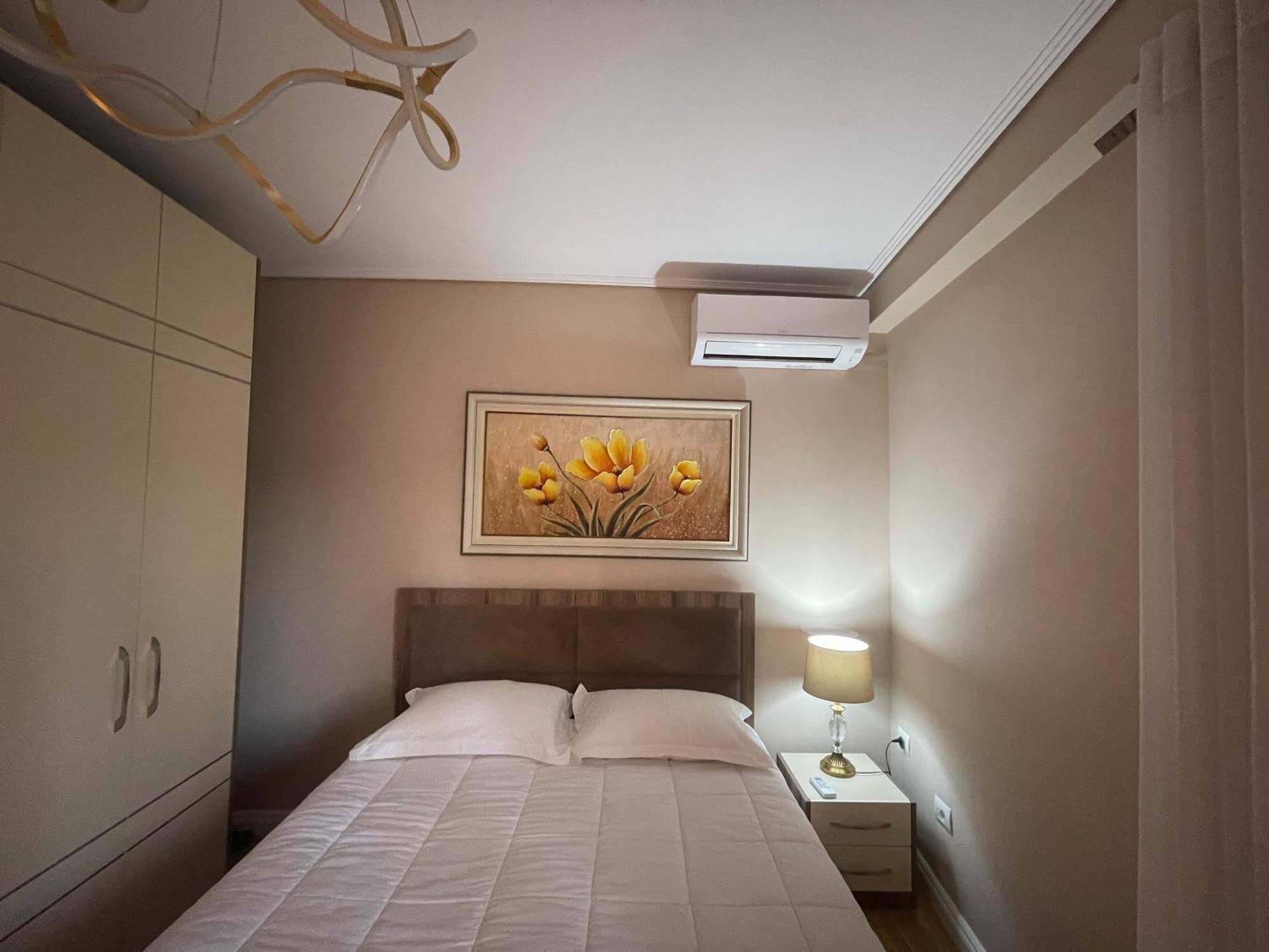 Deoni Apartment Luxury Tirana Eksteriør billede